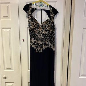 Mac Duggal long navy gown - Size 16W